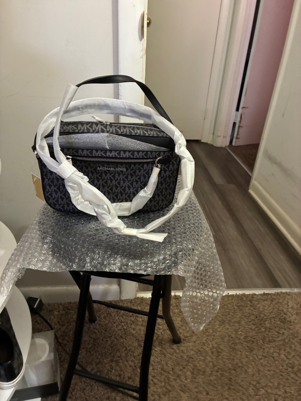 MICHAEL KORS Black Signature MK Crossbody Bag